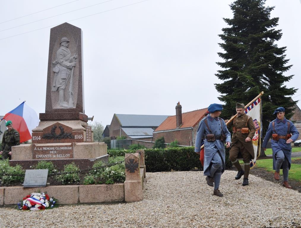 Pietní akt v obci Belloy-en-Santerre-576