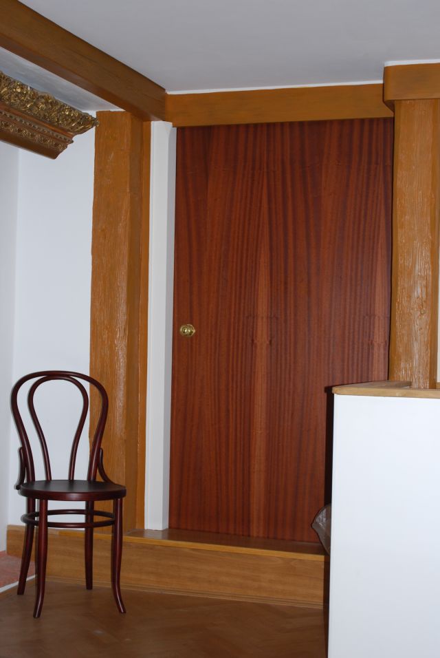 pictures_17c_-_attic_room